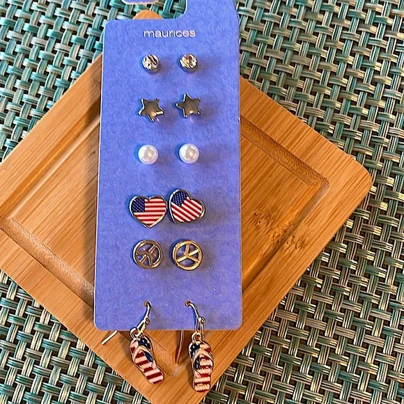 **REDUCED** NWT Maurices Patriotic multi pack earrings - Picture 1 of 3